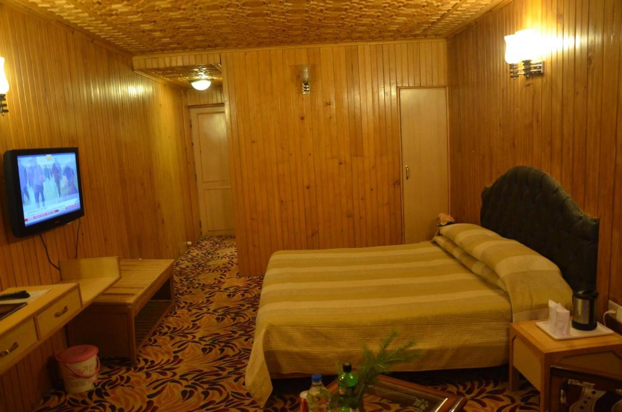 Hotel Hilltop Gulmarg JAMMU AND KASHMIR Dış mekan fotoğraf